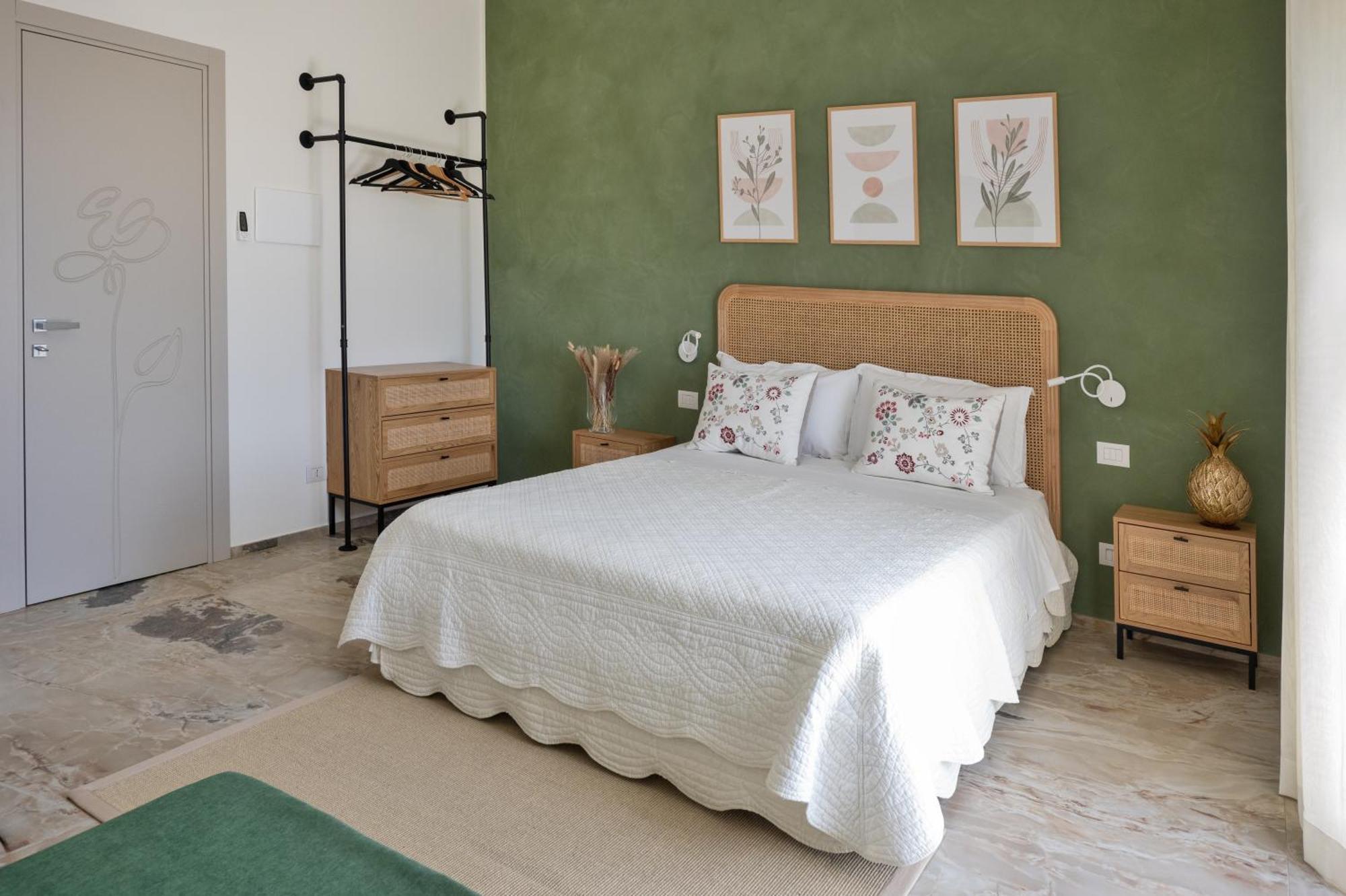 Rotareddu B&B Luogosanto Ngoại thất bức ảnh