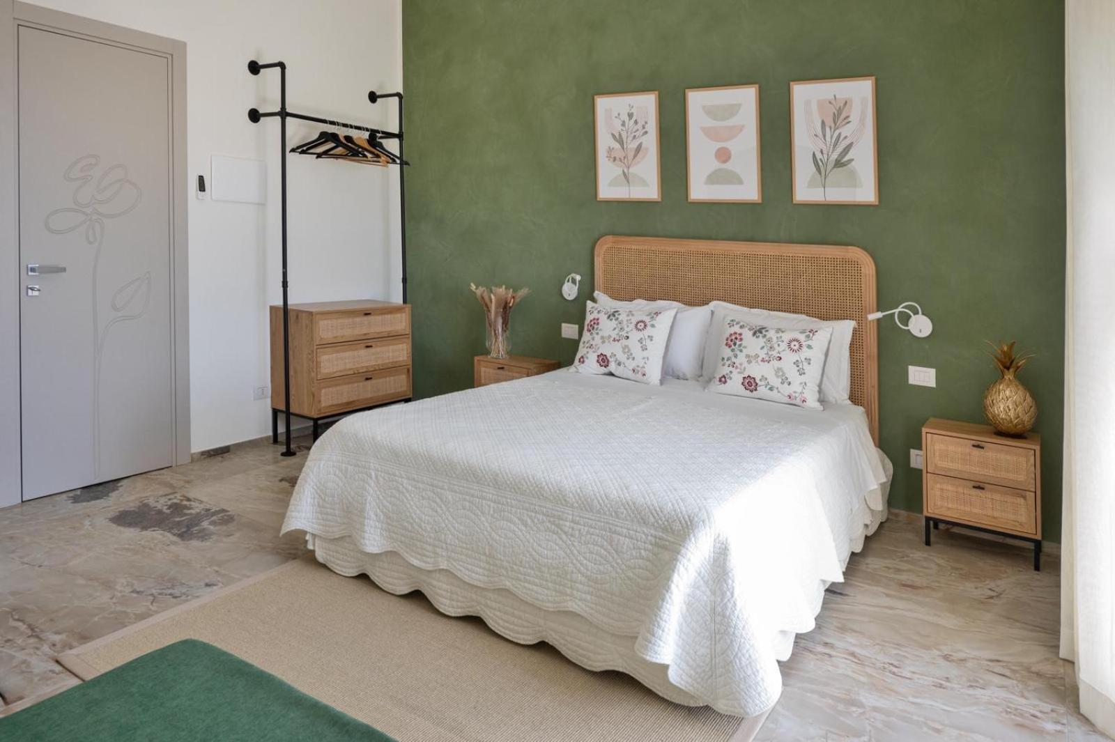 Rotareddu B&B Luogosanto Ngoại thất bức ảnh
